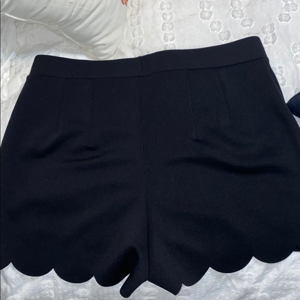 Shorts - Picture 3 of 4